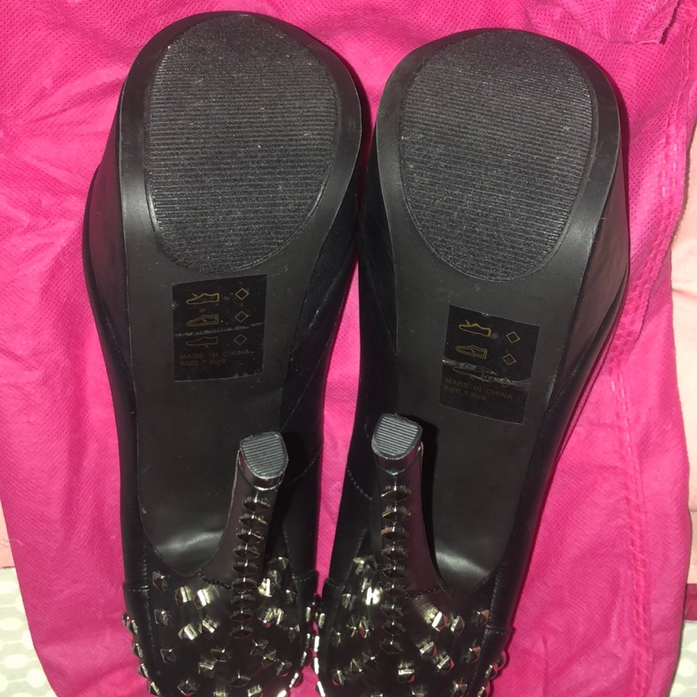 High heels - Picture 3 of 3